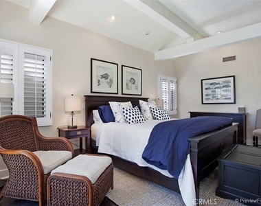 441 Carnation Avenue - Photo Thumbnail 10