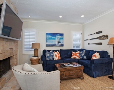 441 Carnation Avenue - Photo Thumbnail 4