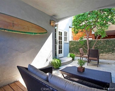 441 Carnation Avenue - Photo Thumbnail 16