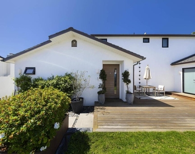 1472 Neptune Avenue - Photo Thumbnail 5