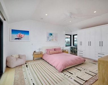 1472 Neptune Avenue - Photo Thumbnail 15