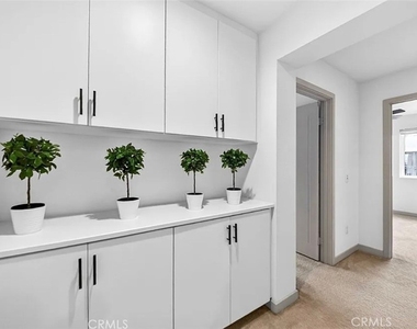 809 Anaheim Blvd - Photo Thumbnail 6