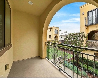 809 Anaheim Blvd - Photo Thumbnail 2