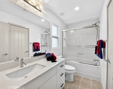 809 Anaheim Blvd - Photo Thumbnail 8
