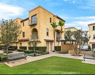 809 Anaheim Blvd - Photo Thumbnail 1