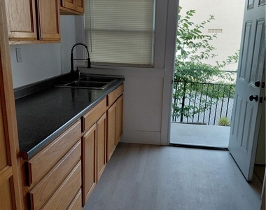 154 N 1st - Photo Thumbnail 5