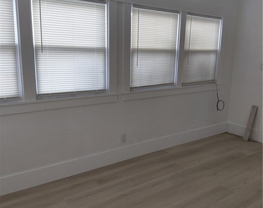 154 N 1st - Photo Thumbnail 2