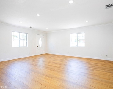 10531 Greenburn Avenue - Photo Thumbnail 11