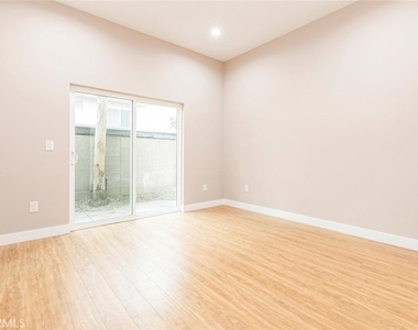 741 E Doran Street - Photo Thumbnail 11
