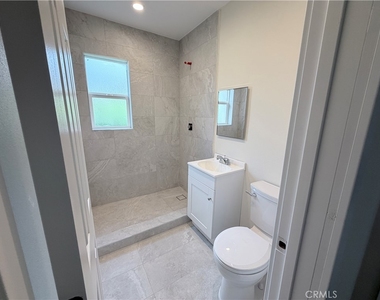 125 W Chestnut Street - Photo Thumbnail 4
