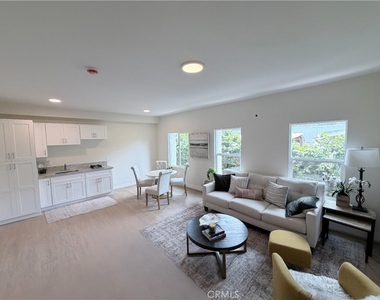 125 W Chestnut Street - Photo Thumbnail 1