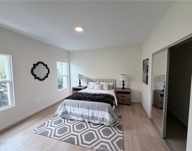 125 W Chestnut Street - Photo Thumbnail 5