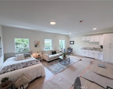 125 W Chestnut Street - Photo Thumbnail 6