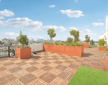 222 N Alvarado Street - Photo Thumbnail 12