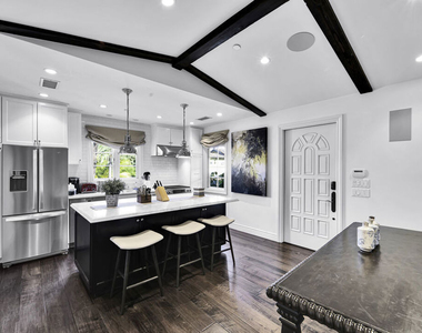 1203 Park Way - Photo Thumbnail 1