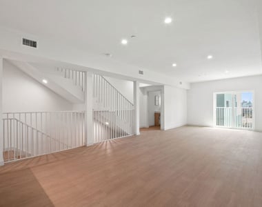 2523 S Orange Drive - Photo Thumbnail 1