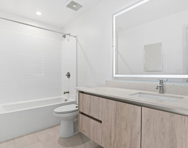 2523 S Orange Drive - Photo Thumbnail 7