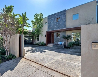 2439 Carman Crest Drive - Photo Thumbnail 13