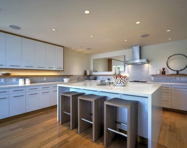 2439 Carman Crest Drive - Photo Thumbnail 7