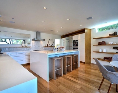 2439 Carman Crest Drive - Photo Thumbnail 6