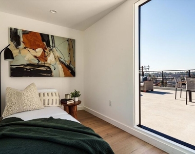 2822 1/2 Avenel Street - Photo Thumbnail 23