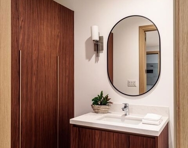 2822 1/2 Avenel Street - Photo Thumbnail 21