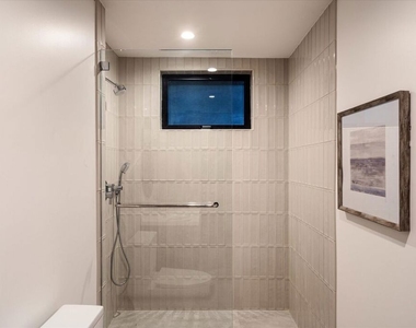 2822 1/2 Avenel Street - Photo Thumbnail 22