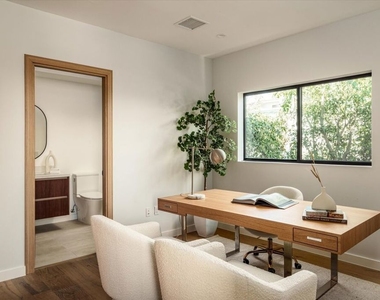 2822 1/2 Avenel Street - Photo Thumbnail 17