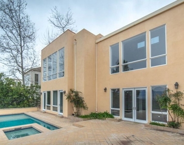 14445 Mulholland Drive - Photo Thumbnail 18