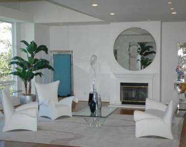 14445 Mulholland Drive - Photo Thumbnail 2