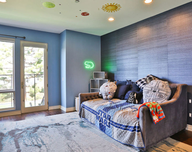 14445 Mulholland Drive - Photo Thumbnail 23