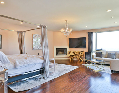 14445 Mulholland Drive - Photo Thumbnail 15