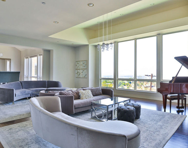 14445 Mulholland Drive - Photo Thumbnail 12
