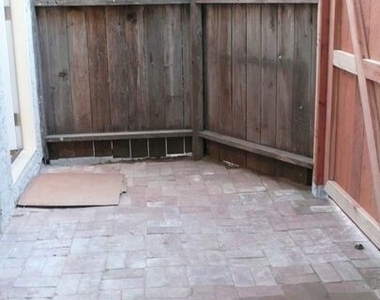 252 Hampton Drive - Photo Thumbnail 17