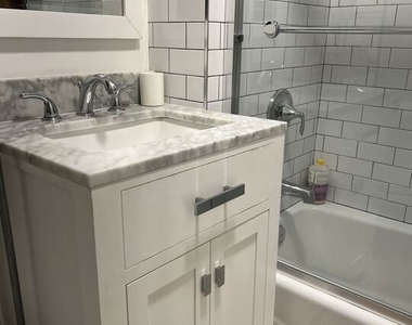 252 Hampton Drive - Photo Thumbnail 15