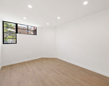 29233 Heathercliff Road - Photo Thumbnail 10