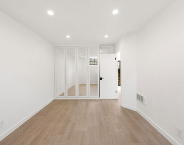 29233 Heathercliff Road - Photo Thumbnail 11