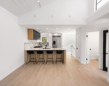 29233 Heathercliff Road - Photo Thumbnail 5