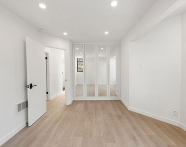 29233 Heathercliff Road - Photo Thumbnail 16