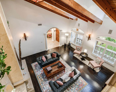 4063 Benedict Canyon Drive - Photo Thumbnail 37