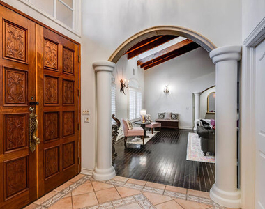 4063 Benedict Canyon Drive - Photo Thumbnail 8