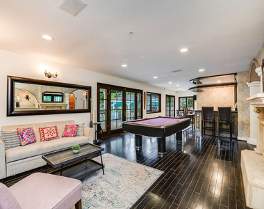4063 Benedict Canyon Drive - Photo Thumbnail 13