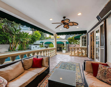 4063 Benedict Canyon Drive - Photo Thumbnail 22