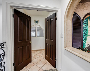4063 Benedict Canyon Drive - Photo Thumbnail 40
