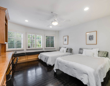 4063 Benedict Canyon Drive - Photo Thumbnail 34