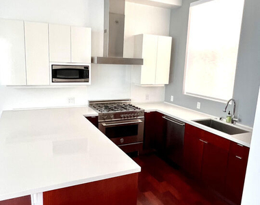 1200 N Sweetzer Avenue - Photo Thumbnail 4