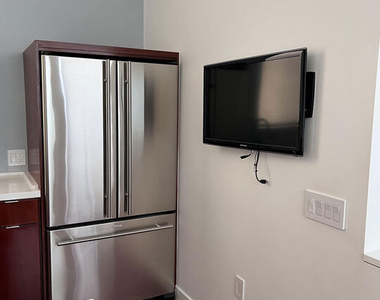 1200 N Sweetzer Avenue - Photo Thumbnail 6