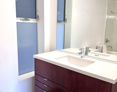 1200 N Sweetzer Avenue - Photo Thumbnail 15