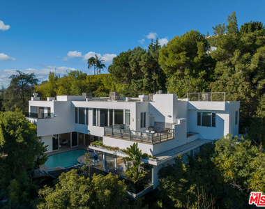 1250 Angelo Drive - Photo Thumbnail 16