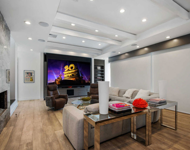 1250 Angelo Drive - Photo Thumbnail 13
